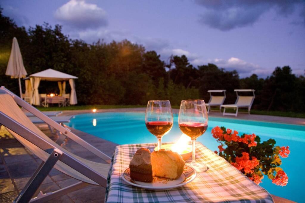 Villa Liz Tuscany, Private Pool, Hot Tub, Property Fenced, Pets Allowed Poppi Kültér fotó