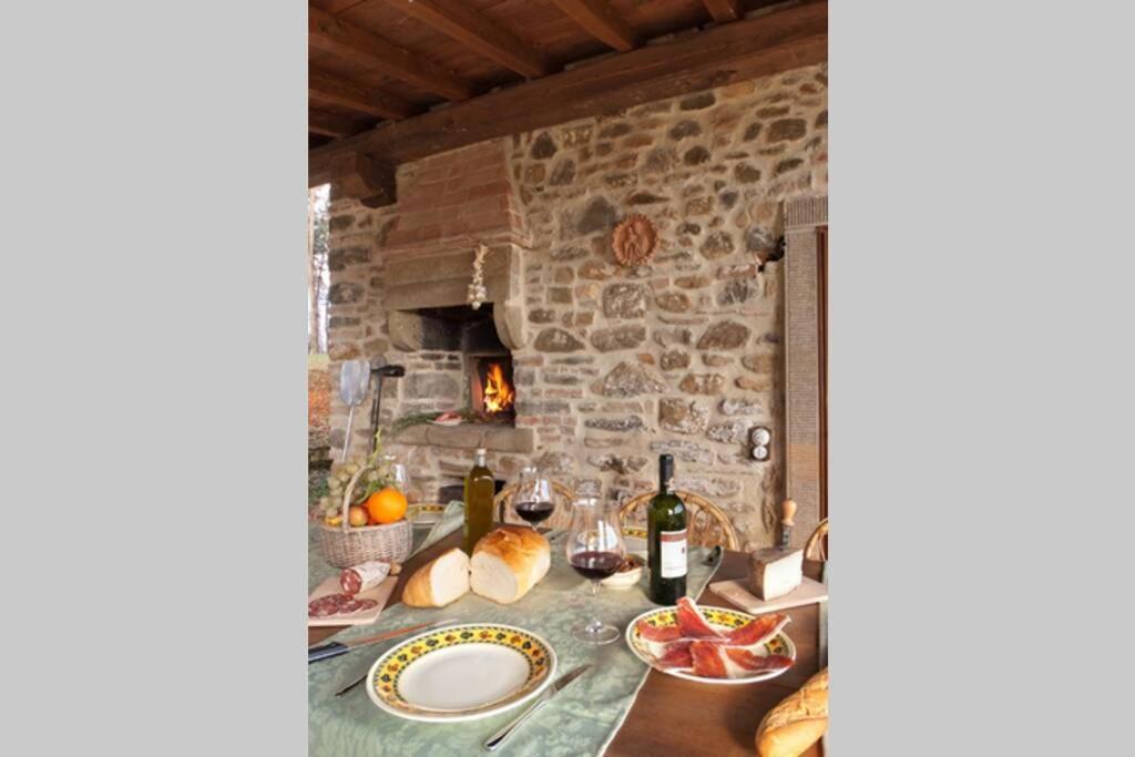 Villa Liz Tuscany, Private Pool, Hot Tub, Property Fenced, Pets Allowed Poppi Kültér fotó